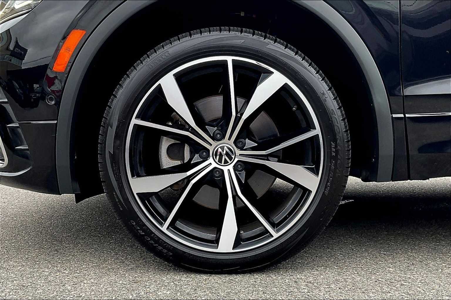 2022 Volkswagen Tiguan SEL R-Line - Photo 7