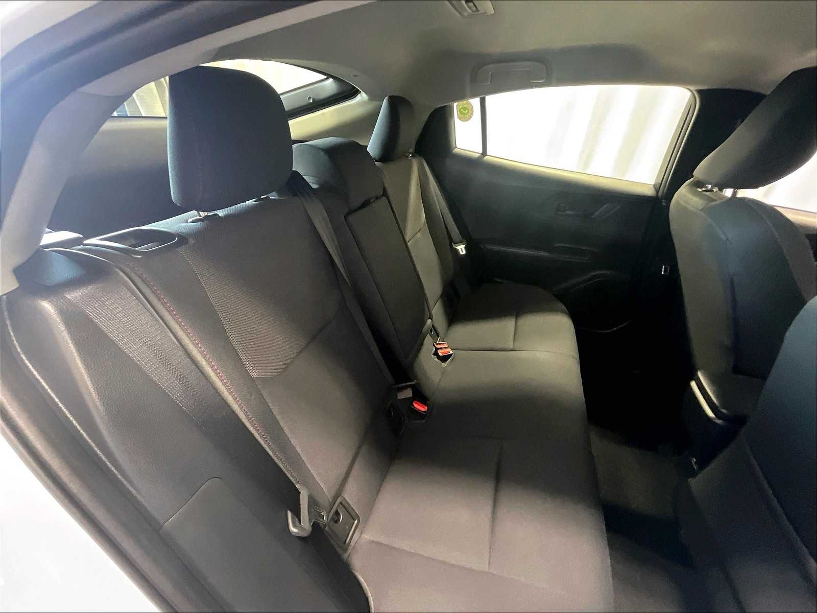 2024 Toyota Prius Prime SE - Photo 16