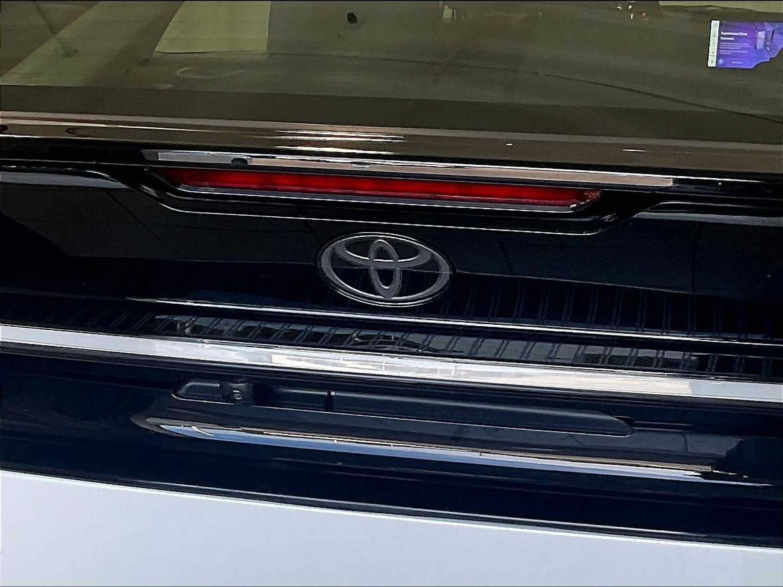 2024 Toyota Prius Prime SE - Photo 28