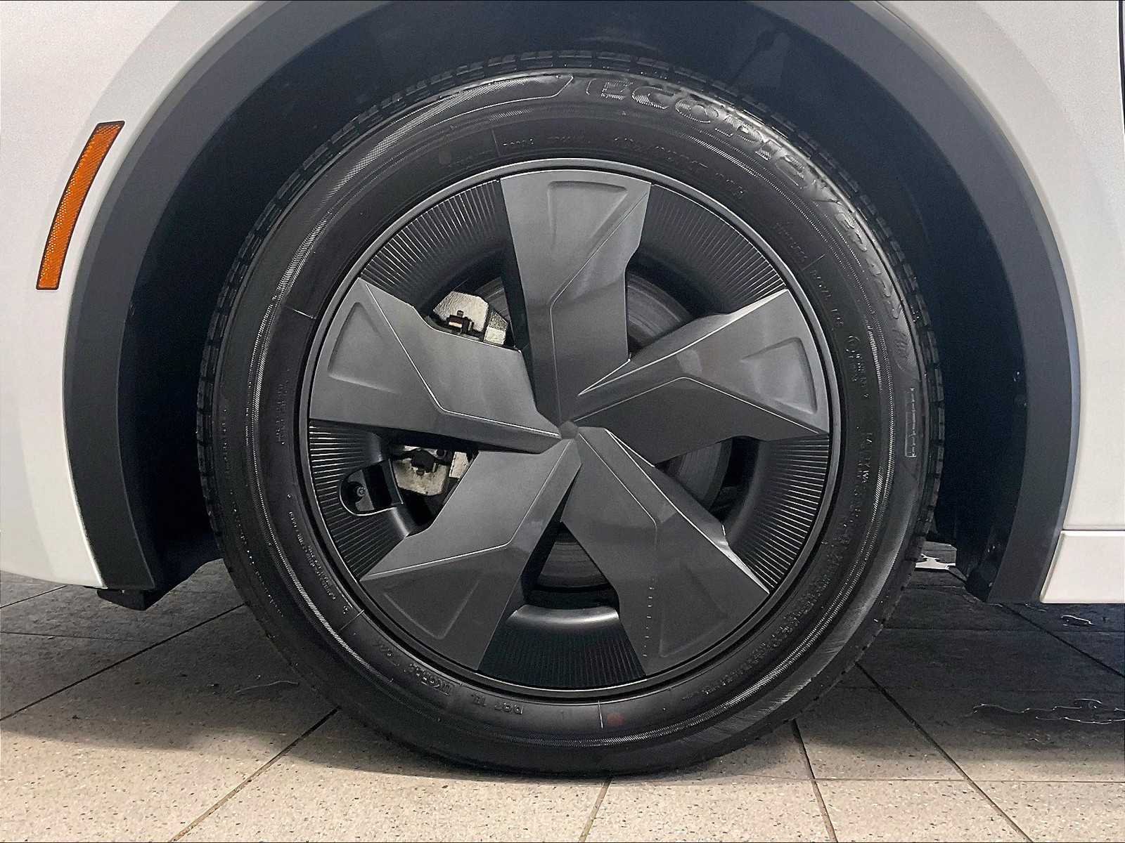 2024 Toyota Prius Prime SE - Photo 7