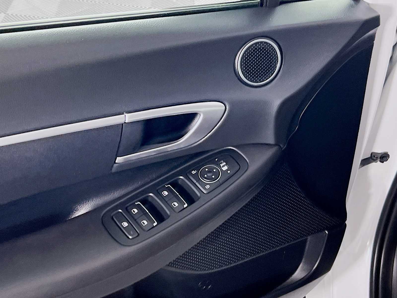 2022 Hyundai Sonata SE - Photo 17