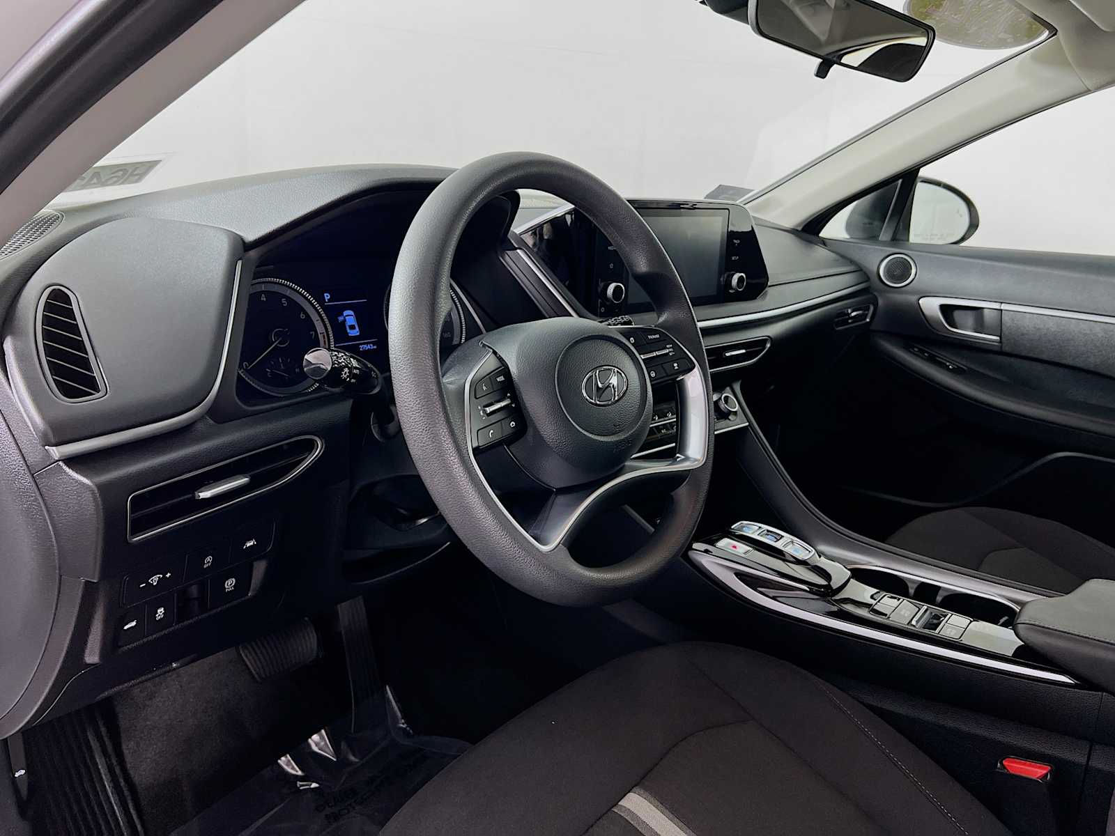 2022 Hyundai Sonata SE - Photo 9