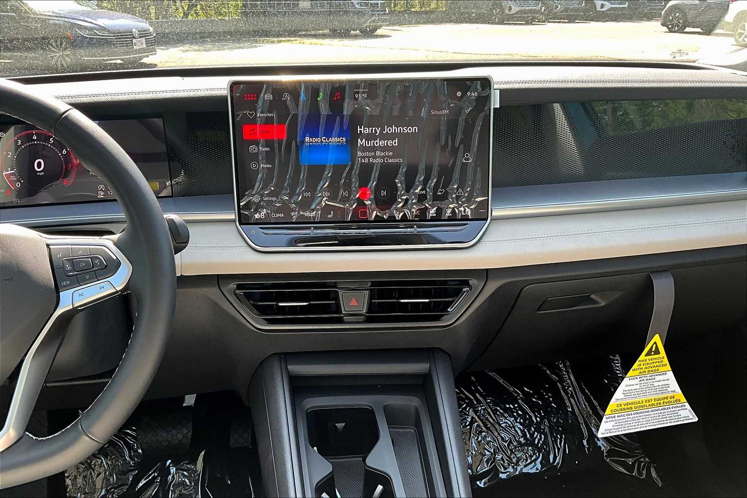 2025 Volkswagen Tiguan SE - Photo 13