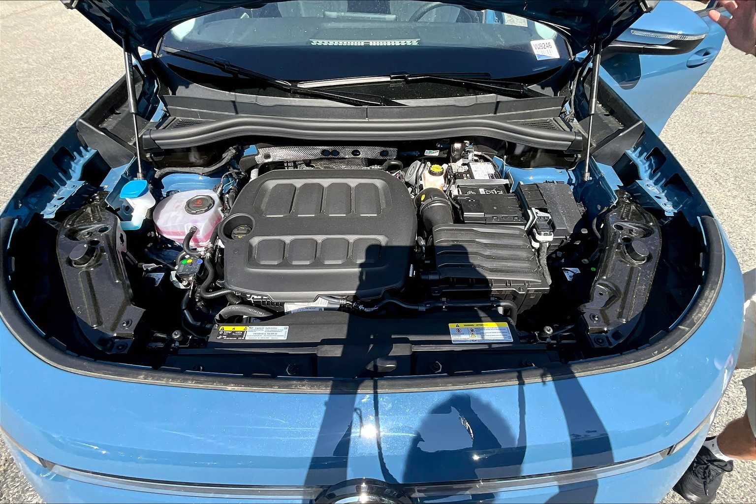 2025 Volkswagen Tiguan SE - Photo 16