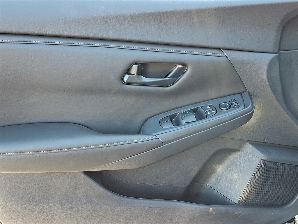 2025 Nissan Sentra S - Photo 8