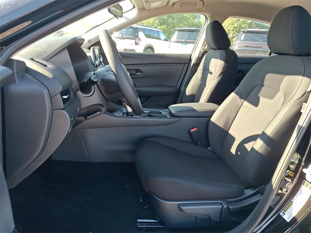 2025 Nissan Sentra S - Photo 9