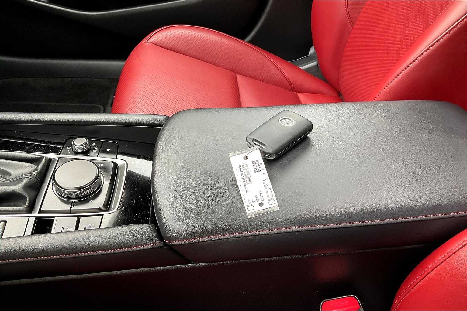 2023 Mazda Mazda3 Hatchback 2.5 S Carbon Edition - Photo 30