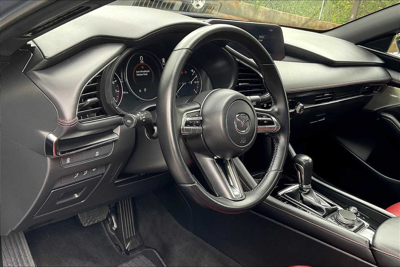 2023 Mazda Mazda3 Hatchback 2.5 S Carbon Edition - Photo 8