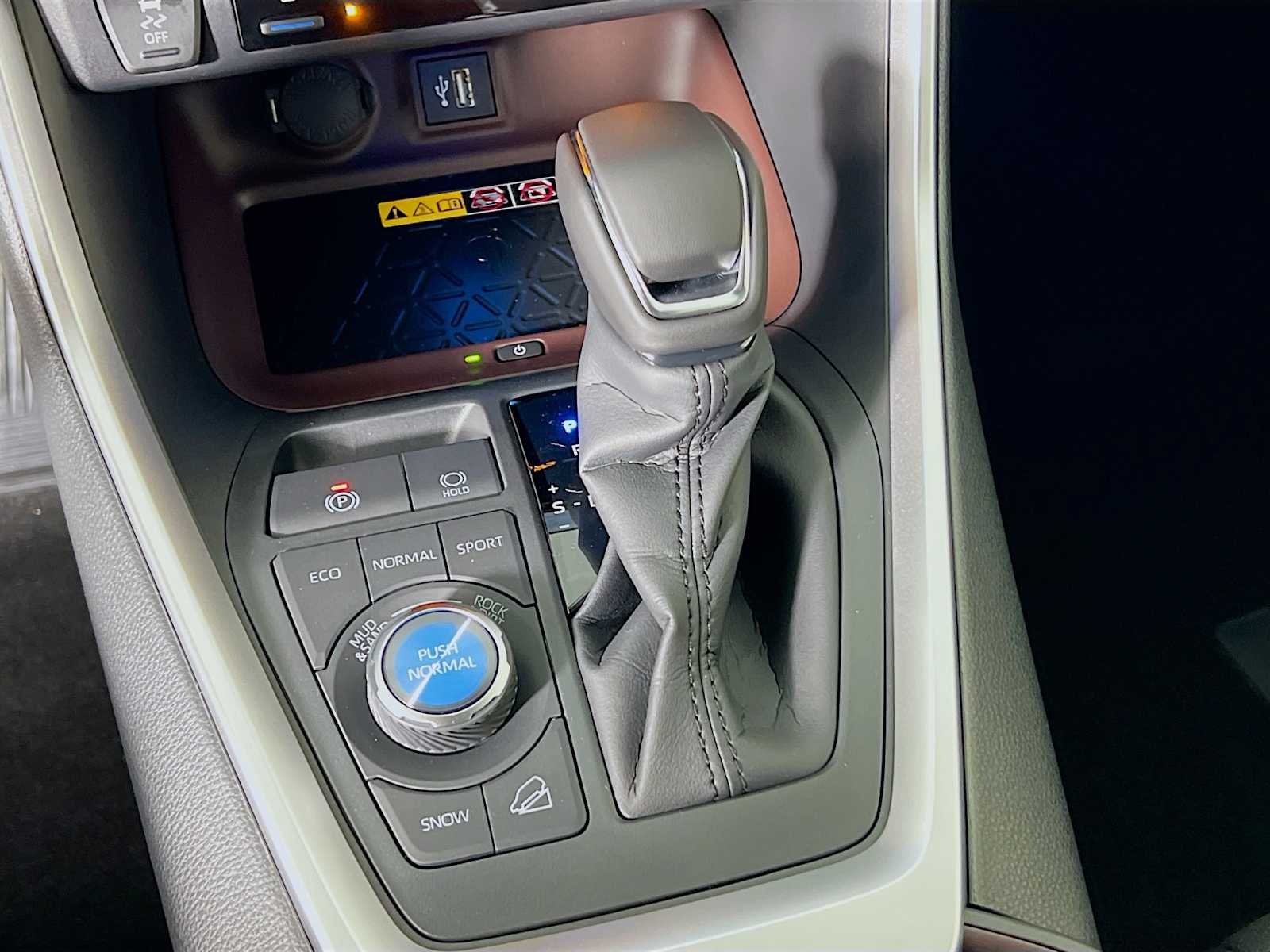 2025 Toyota RAV4 Limited - Photo 11