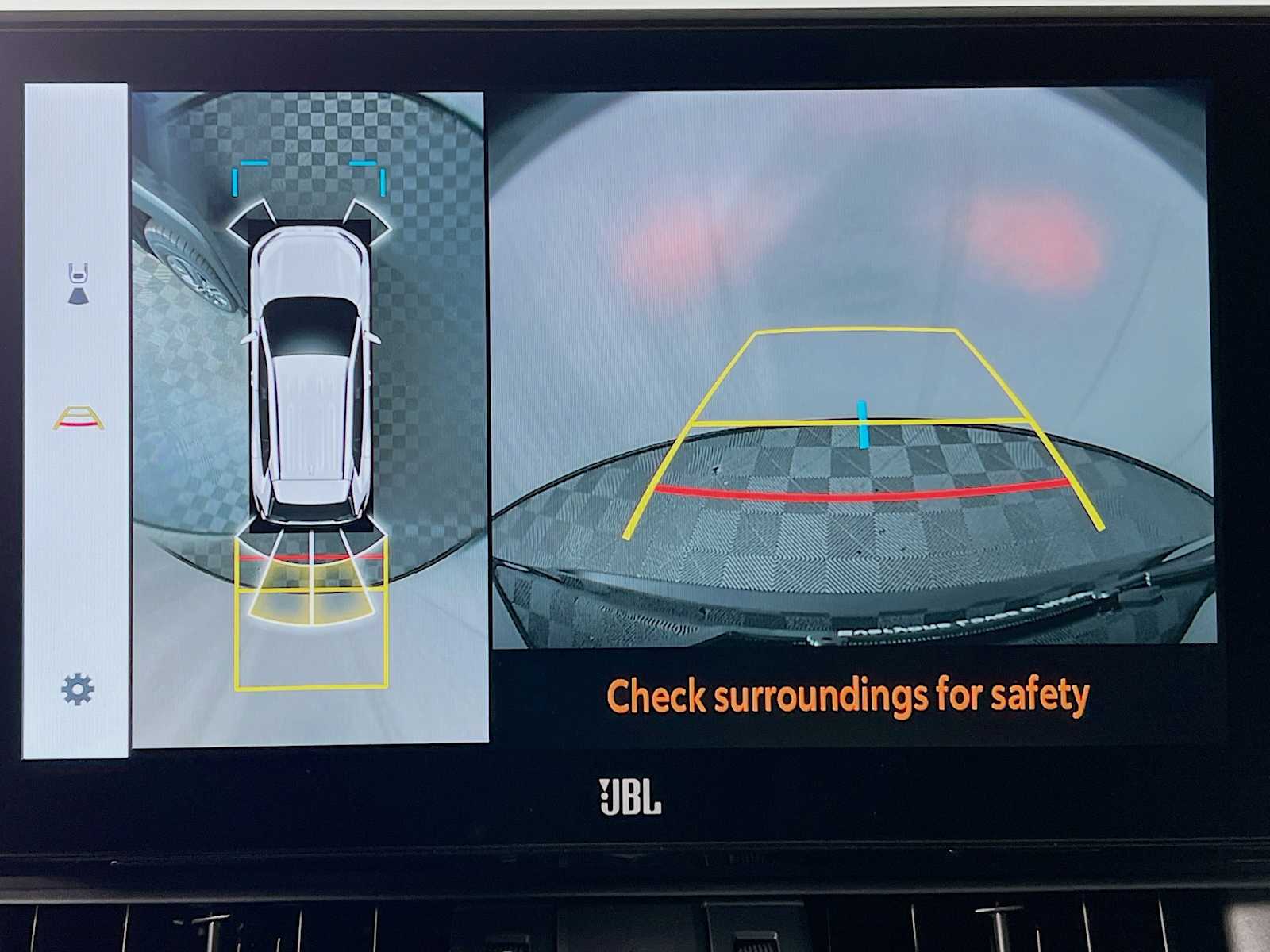 2025 Toyota RAV4 Limited - Photo 9