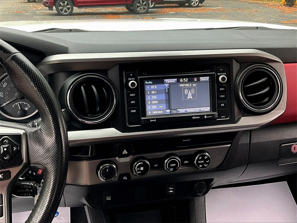 2018 Toyota Tacoma SR5 - Photo 18