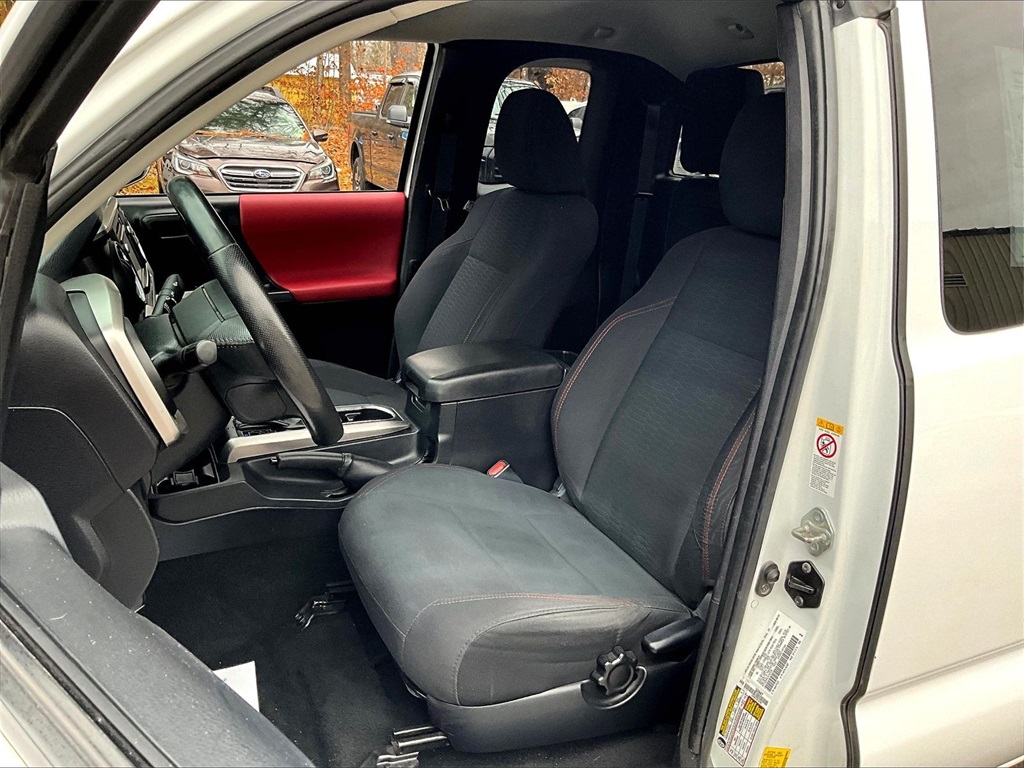 2018 Toyota Tacoma SR5 - Photo 10