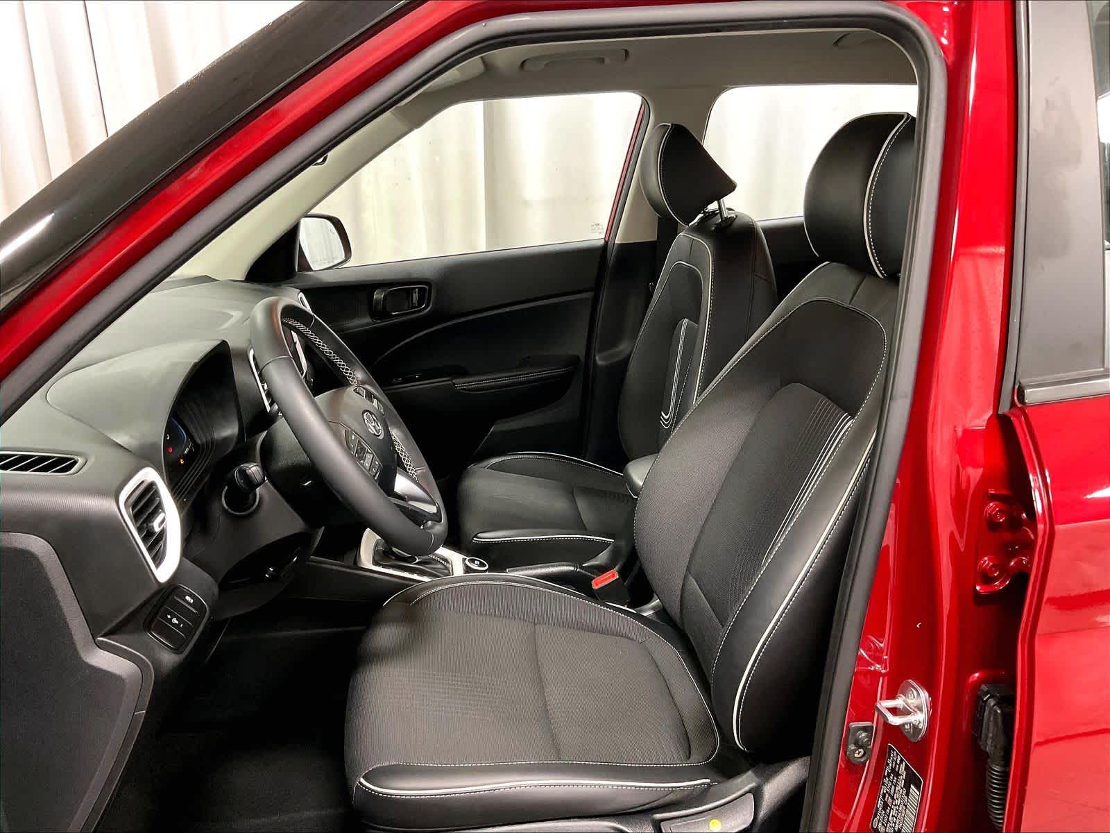 2024 Hyundai Venue Limited - Photo 11