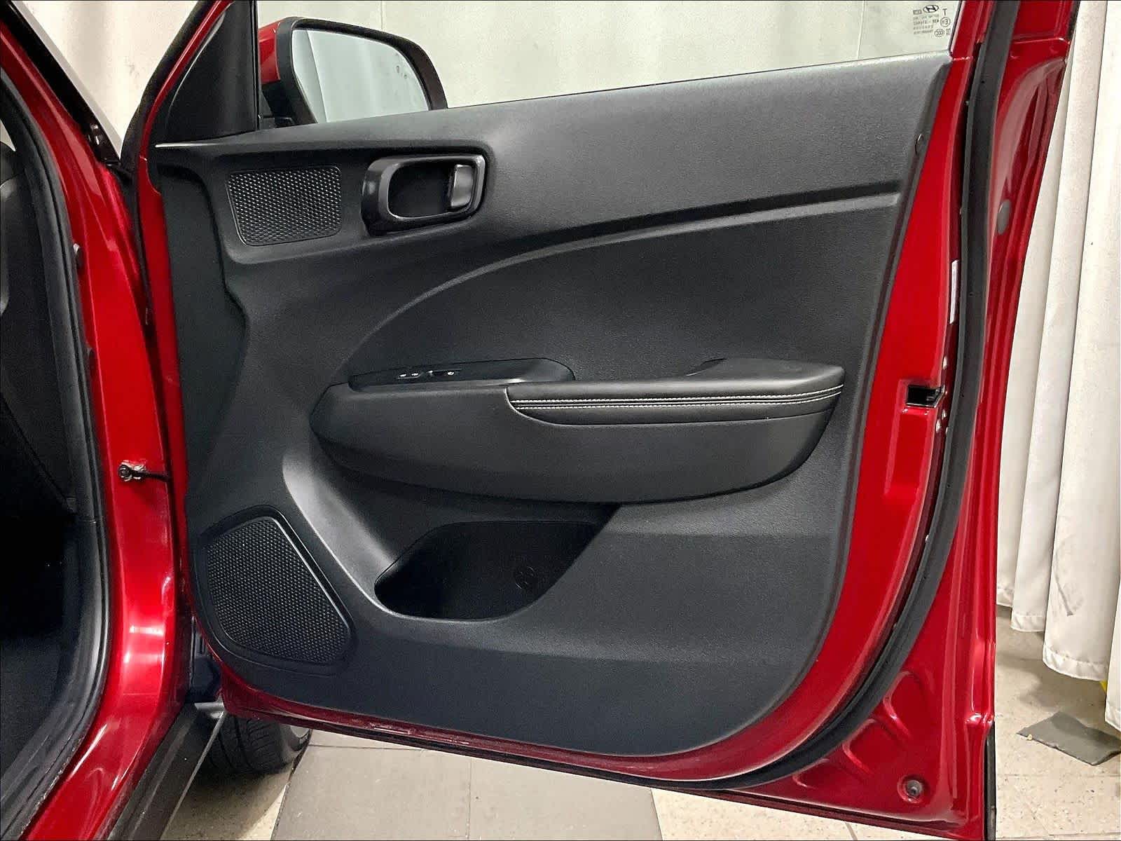 2024 Hyundai Venue Limited - Photo 13