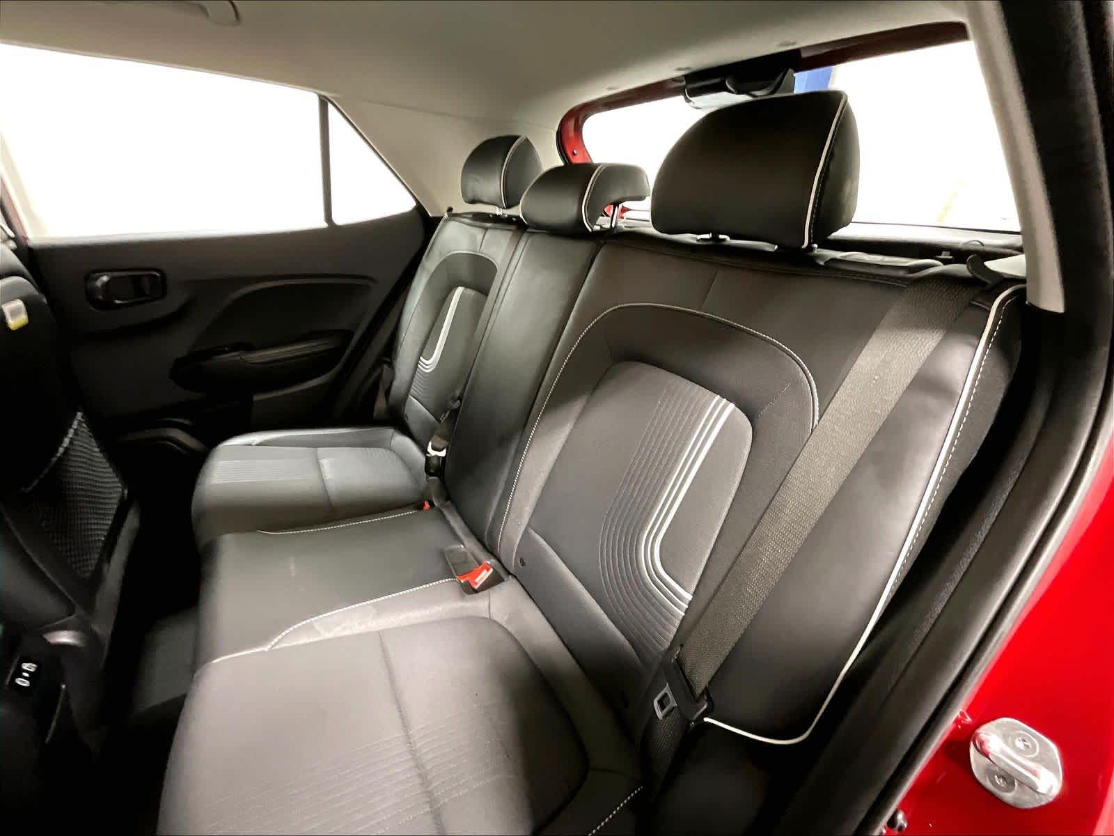 2024 Hyundai Venue Limited - Photo 16