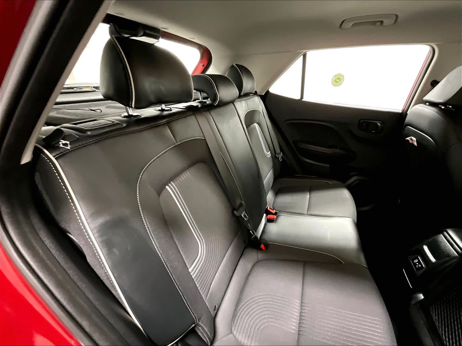 2024 Hyundai Venue Limited - Photo 17