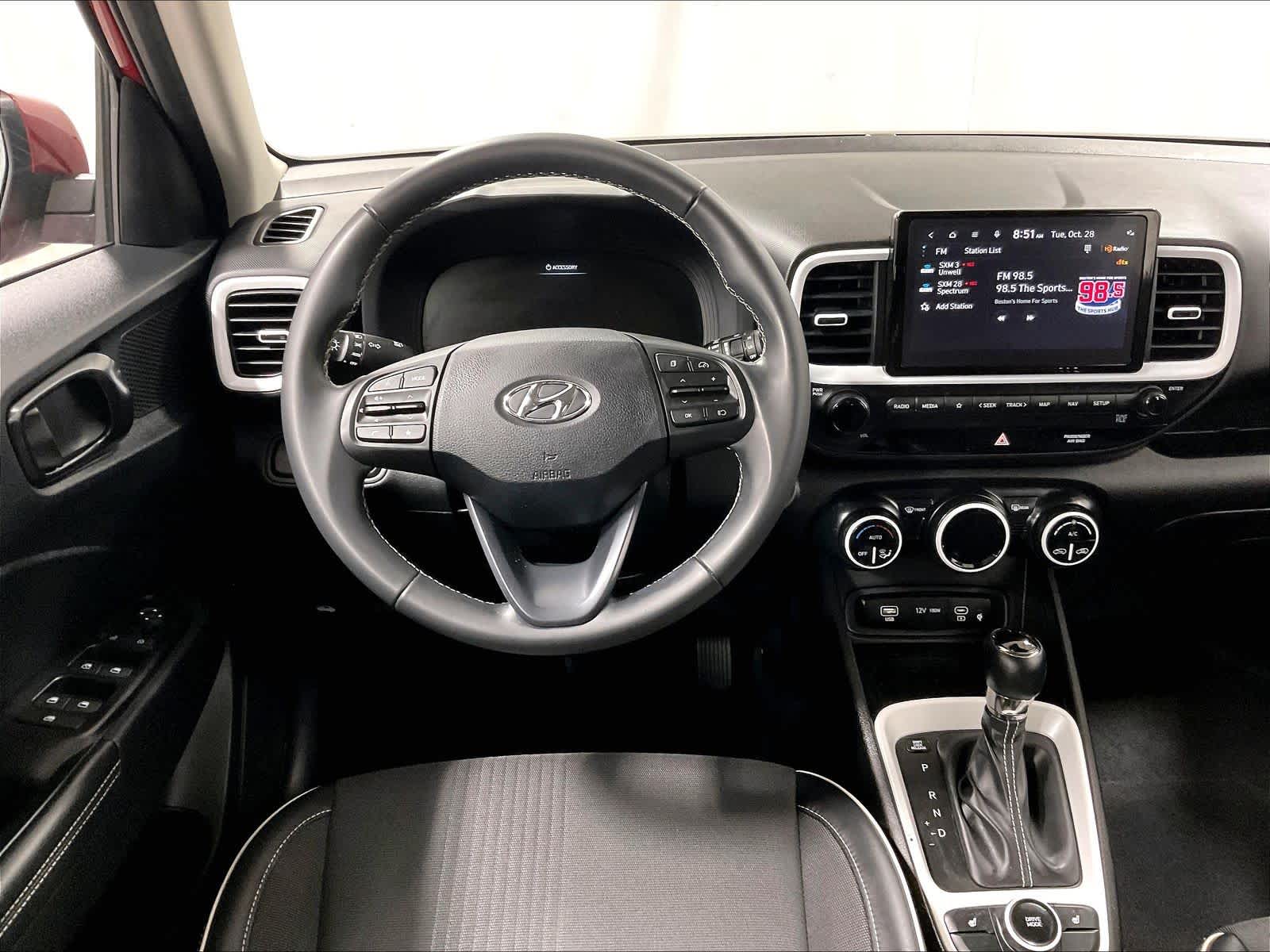 2024 Hyundai Venue Limited - Photo 18