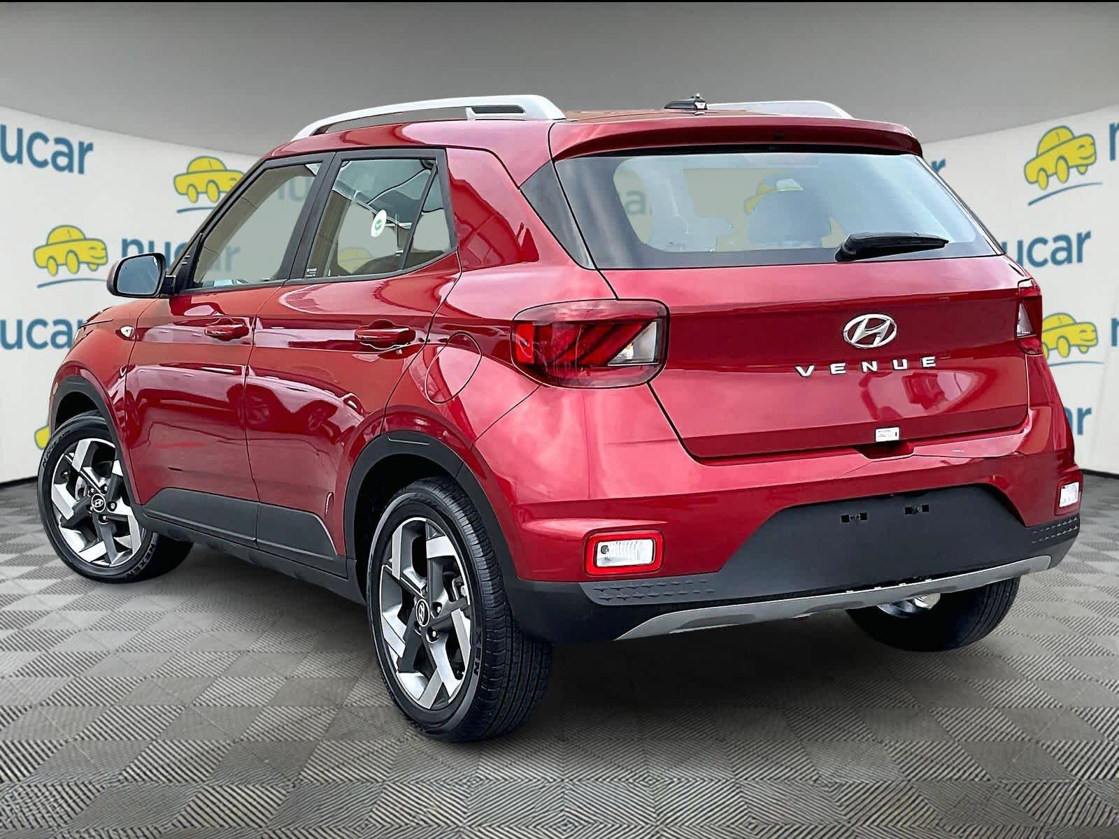 2024 Hyundai Venue Limited - Photo 5