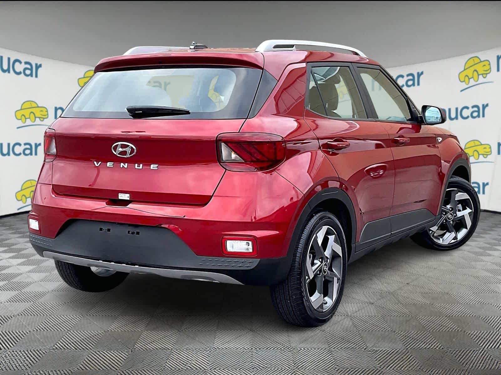 2024 Hyundai Venue Limited - Photo 7