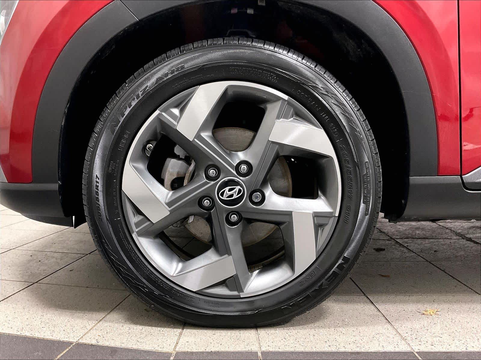 2024 Hyundai Venue Limited - Photo 8