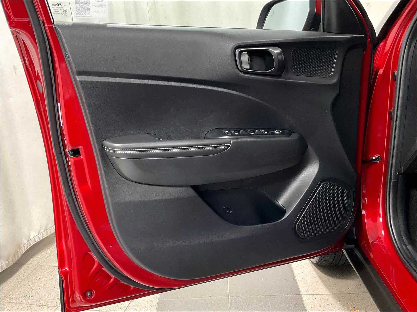 2024 Hyundai Venue Limited - Photo 10