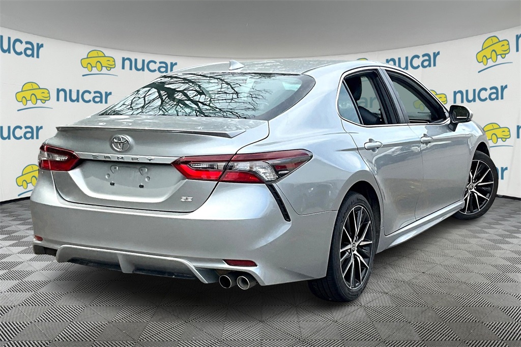 2022 Toyota Camry SE - Photo 11
