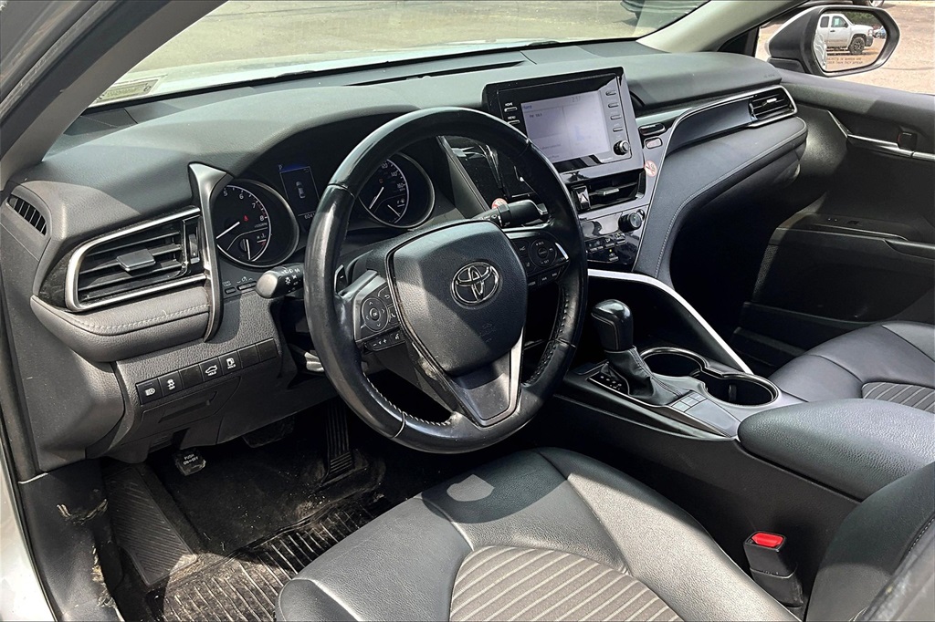 2022 Toyota Camry SE - Photo 15