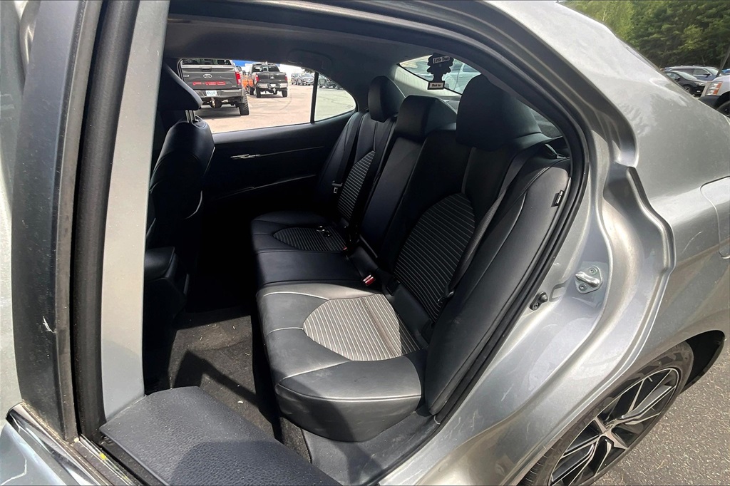 2022 Toyota Camry SE - Photo 22