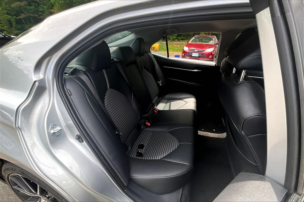 2022 Toyota Camry SE - Photo 23