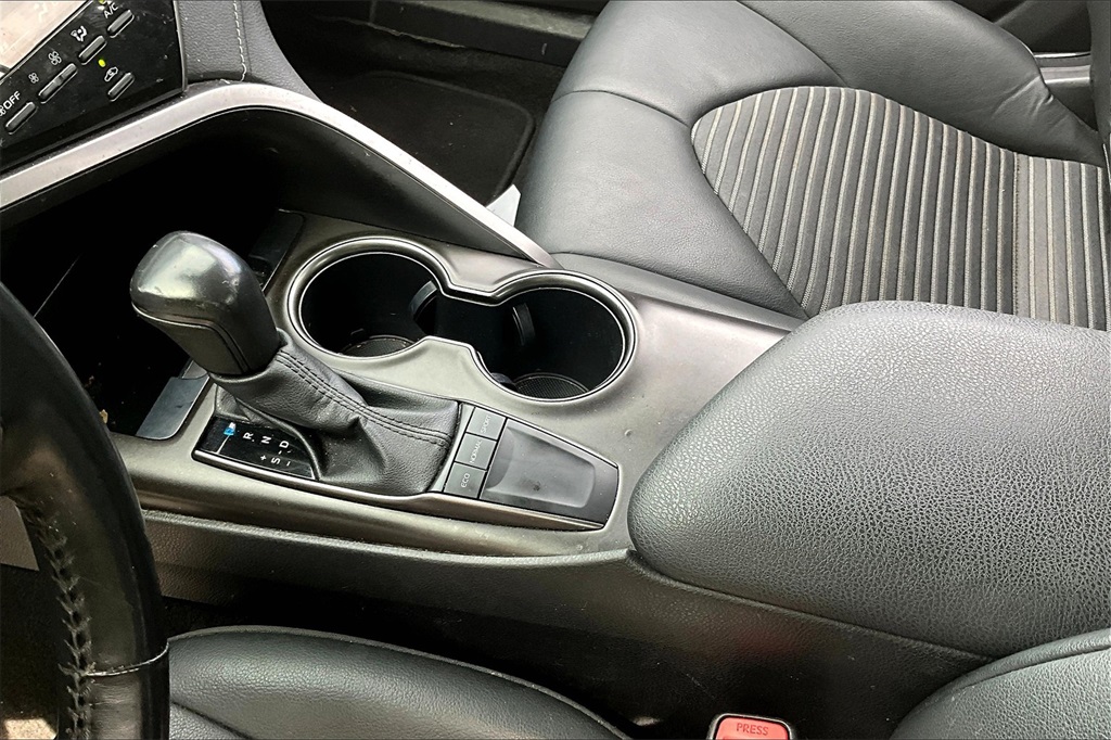 2022 Toyota Camry SE - Photo 27