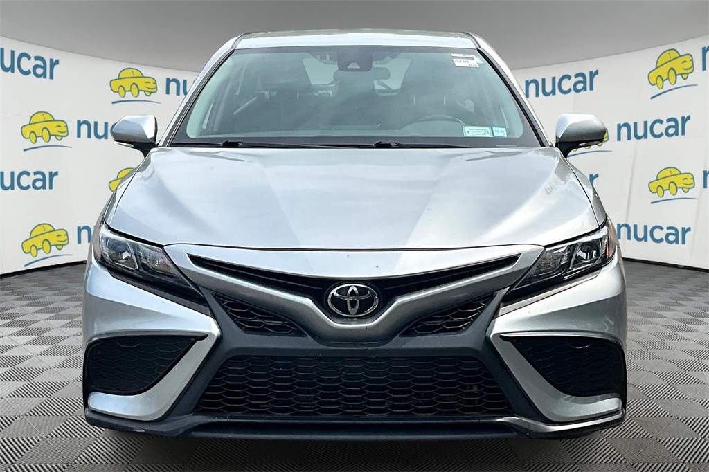 2022 Toyota Camry SE - Photo 3