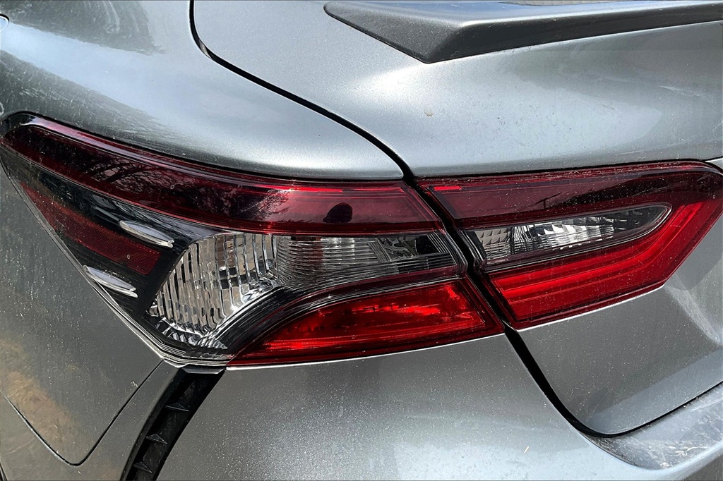2022 Toyota Camry SE - Photo 40