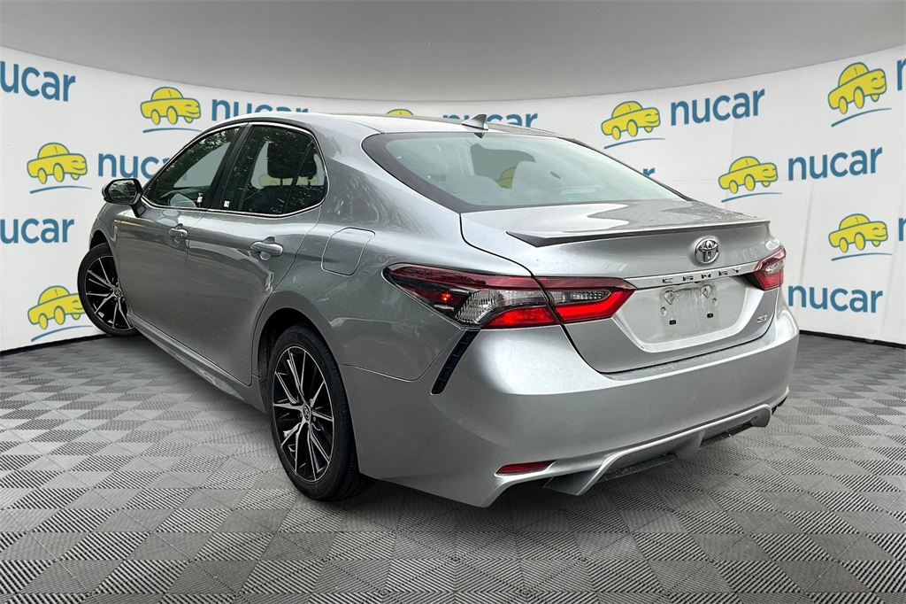 2022 Toyota Camry SE - Photo 6