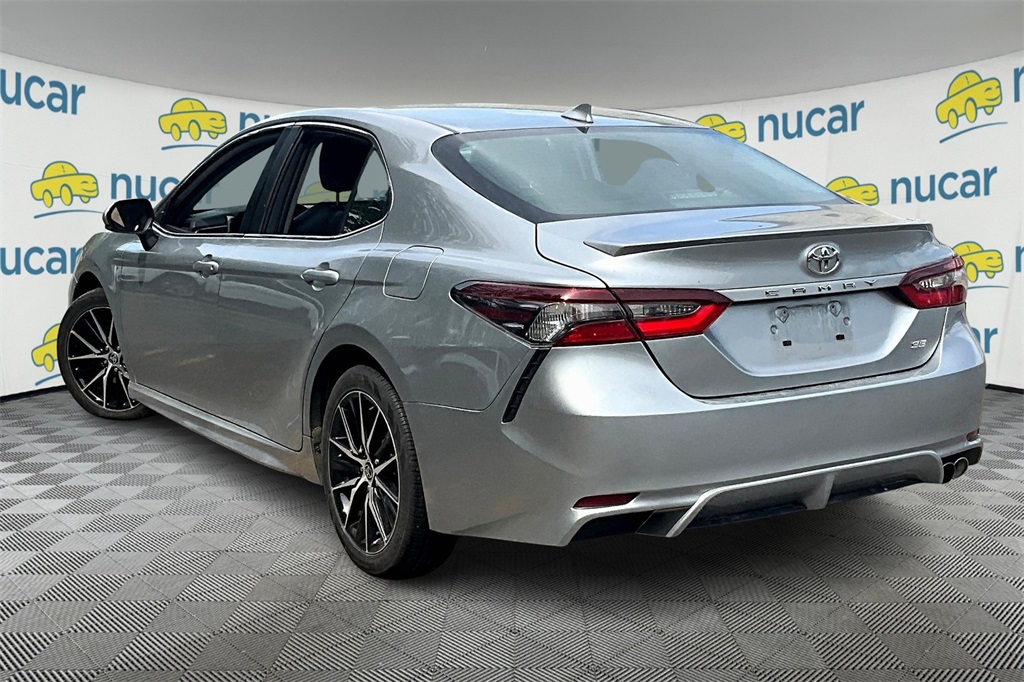 2022 Toyota Camry SE - Photo 7
