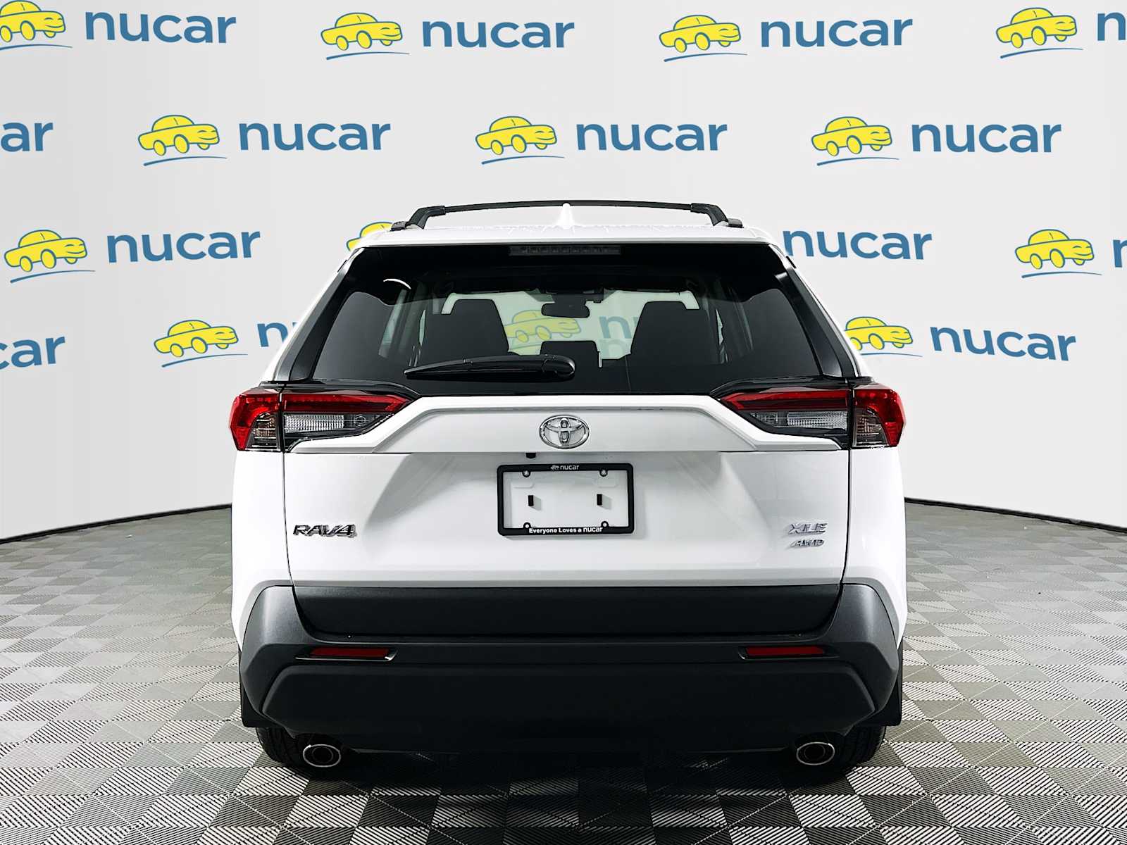 2025 Toyota RAV4 XLE - Photo 5