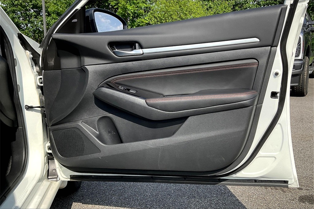 2023 Nissan Altima 2.5 SR - Photo 11