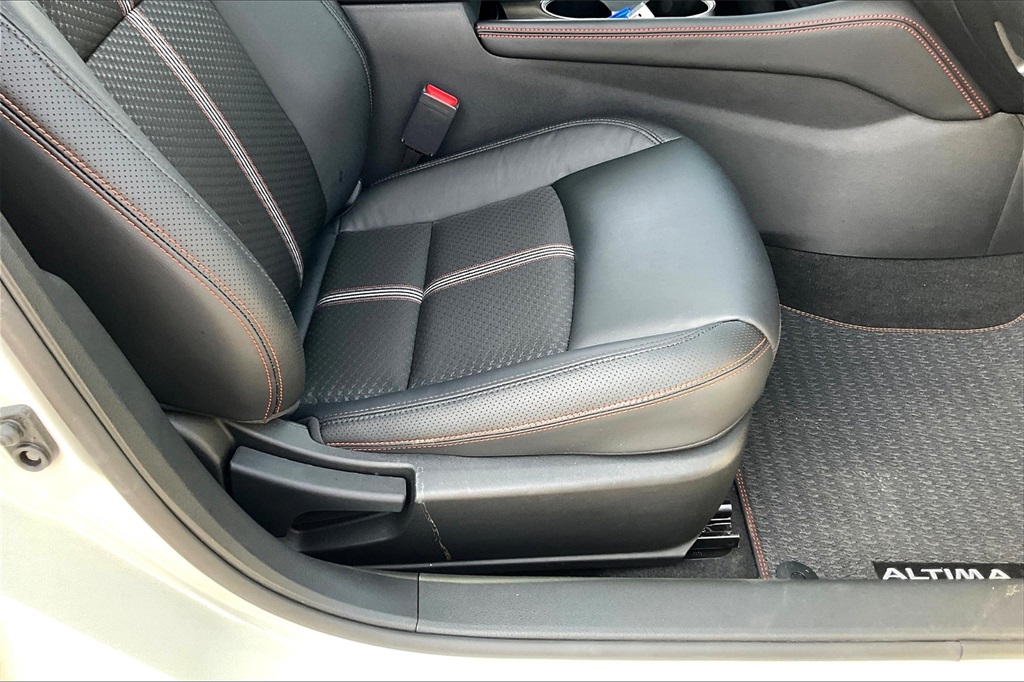 2023 Nissan Altima 2.5 SR - Photo 34
