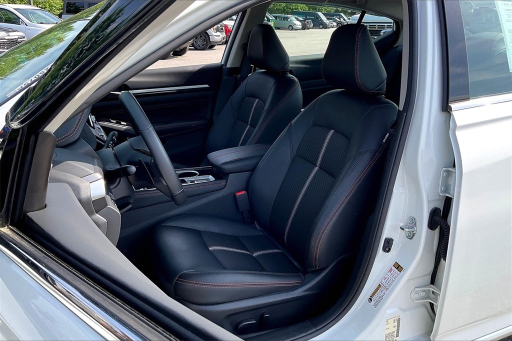 2023 Nissan Altima 2.5 SR - Photo 9