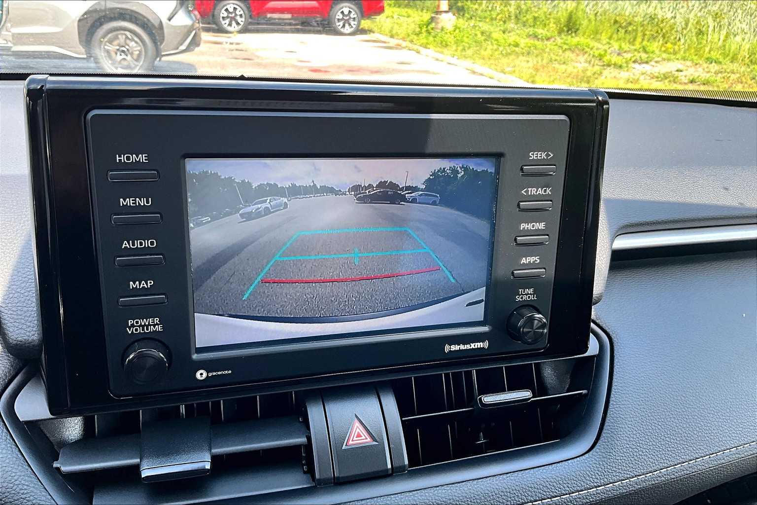2022 Toyota RAV4 XLE - Photo 19