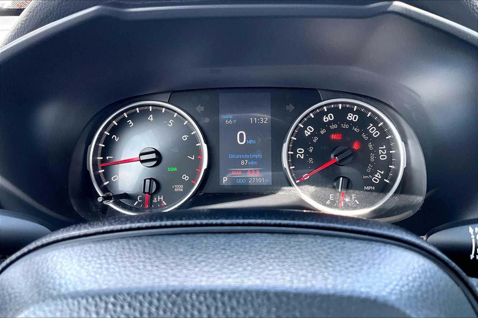 2022 Toyota RAV4 XLE - Photo 24