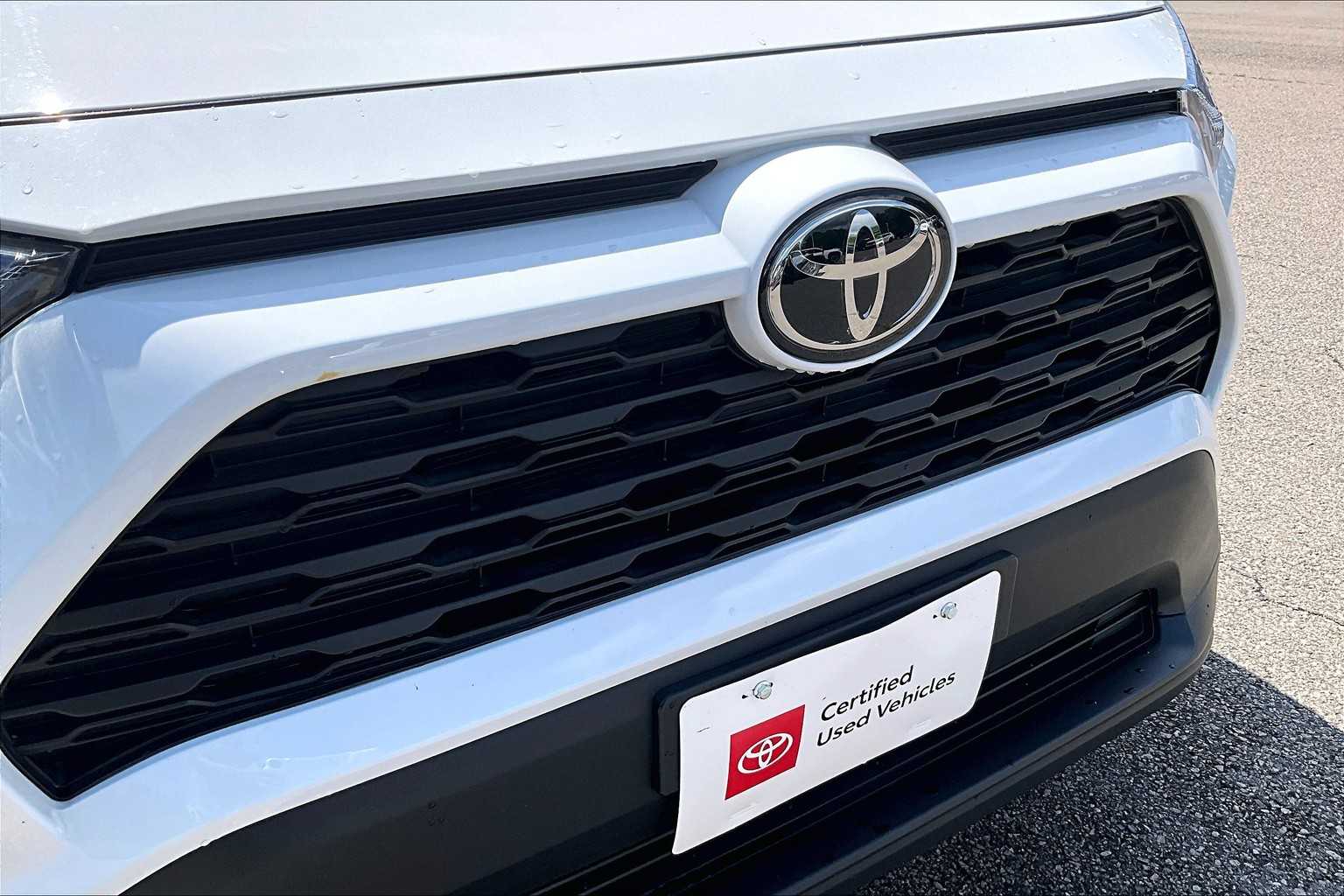 2022 Toyota RAV4 XLE - Photo 31