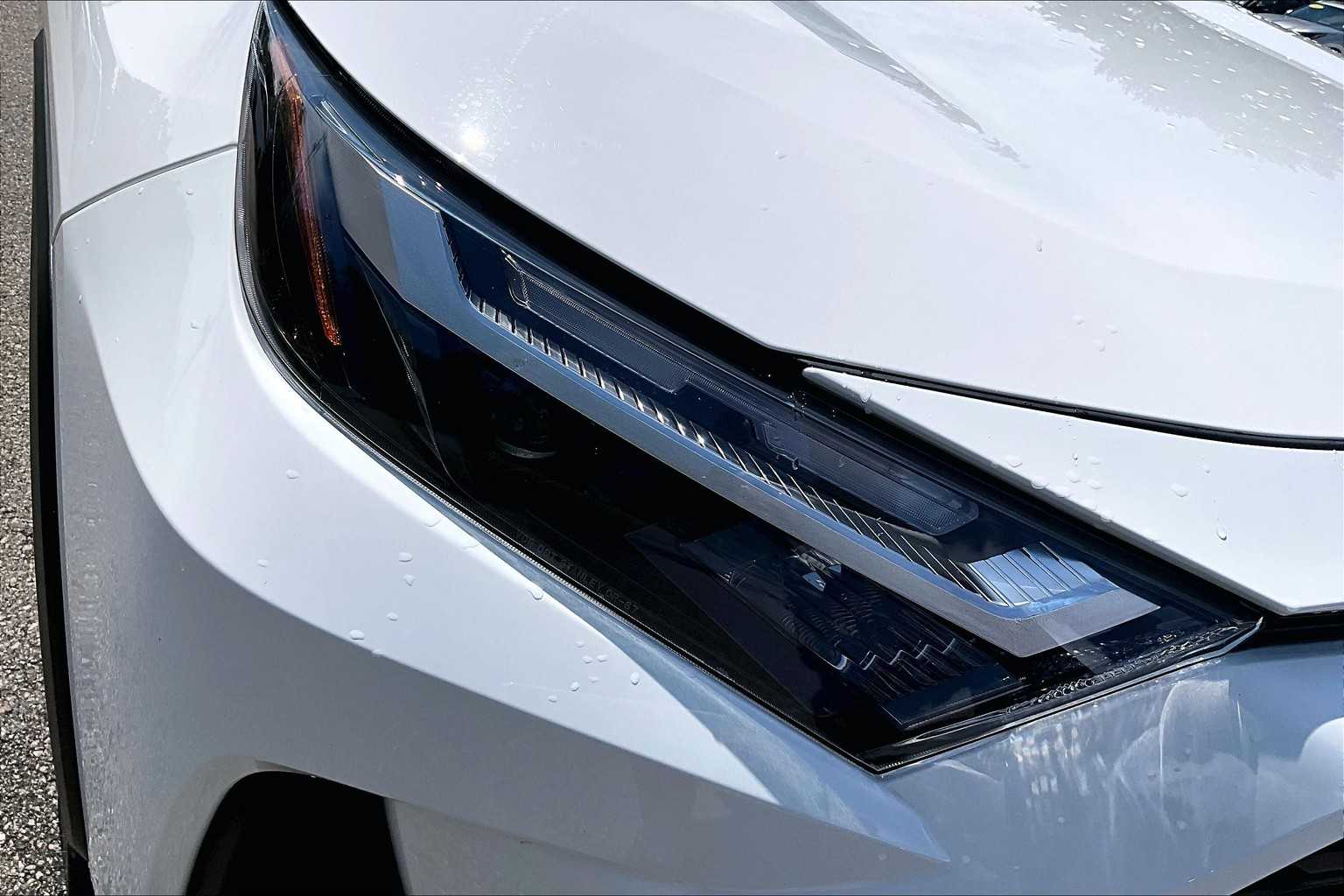 2022 Toyota RAV4 XLE - Photo 32