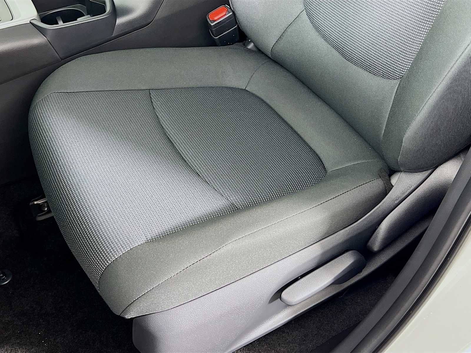 2025 Toyota RAV4 LE - Photo 17