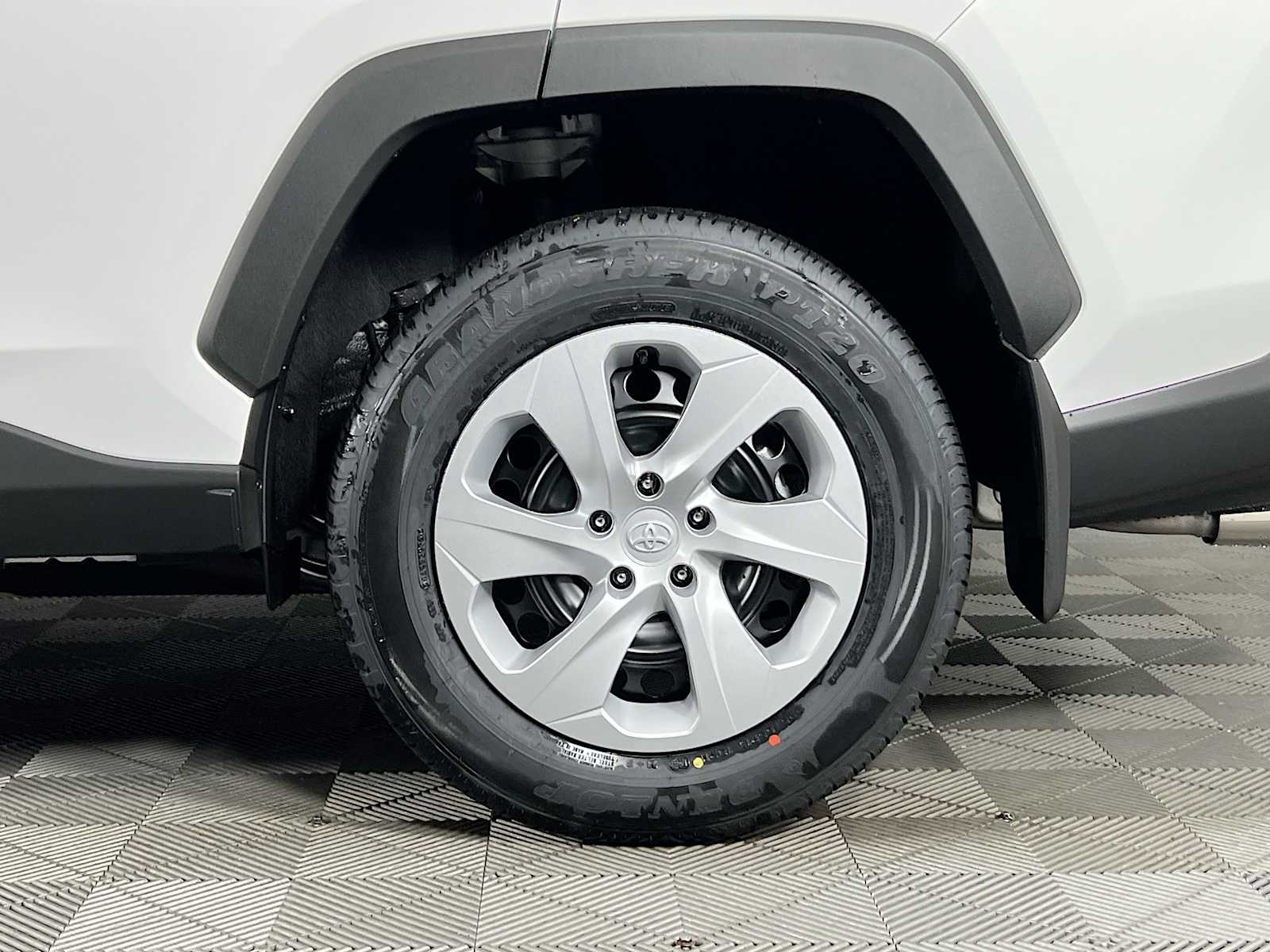 2025 Toyota RAV4 LE - Photo 19