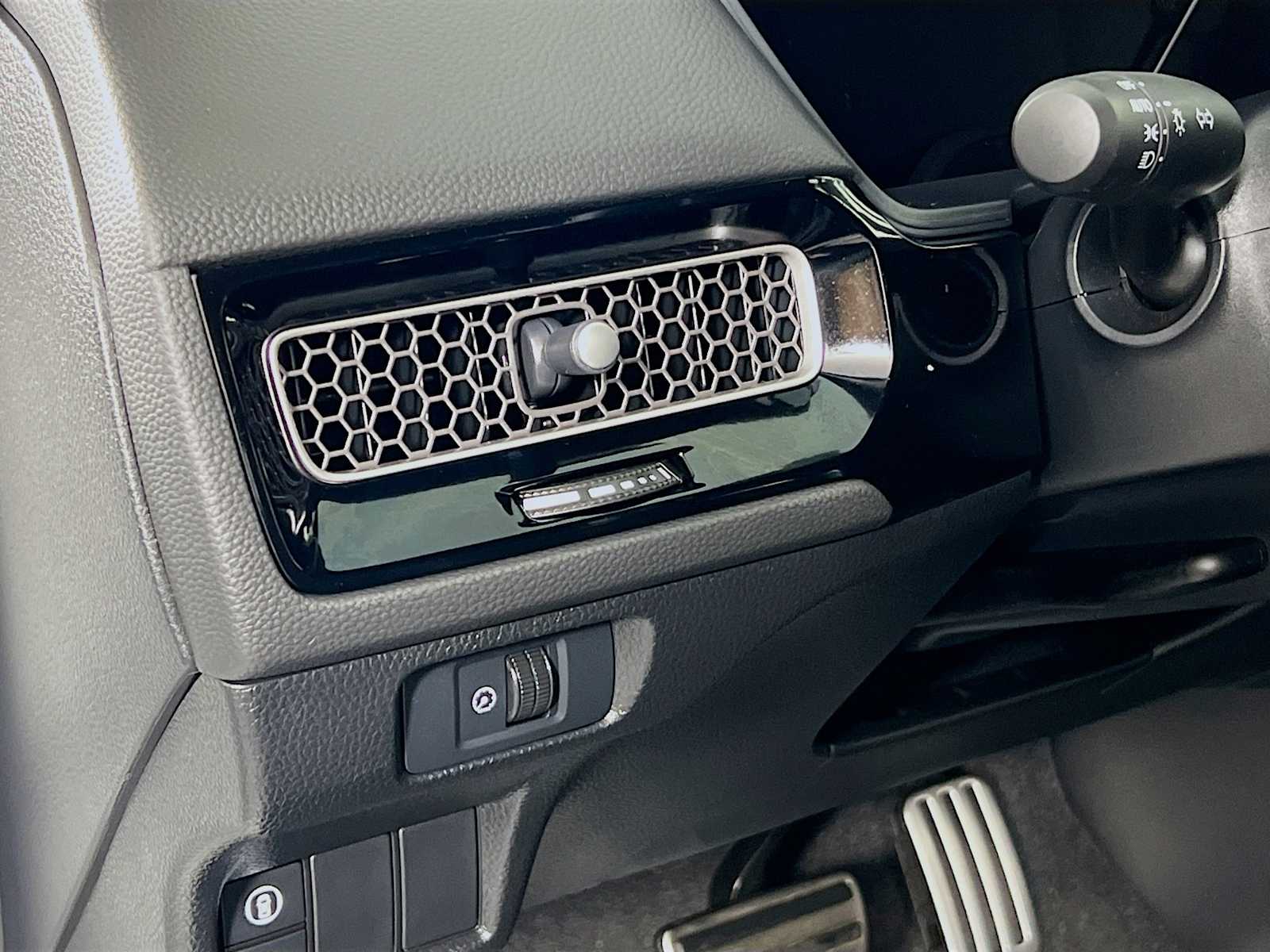 2024 Honda Civic Sport - Photo 10