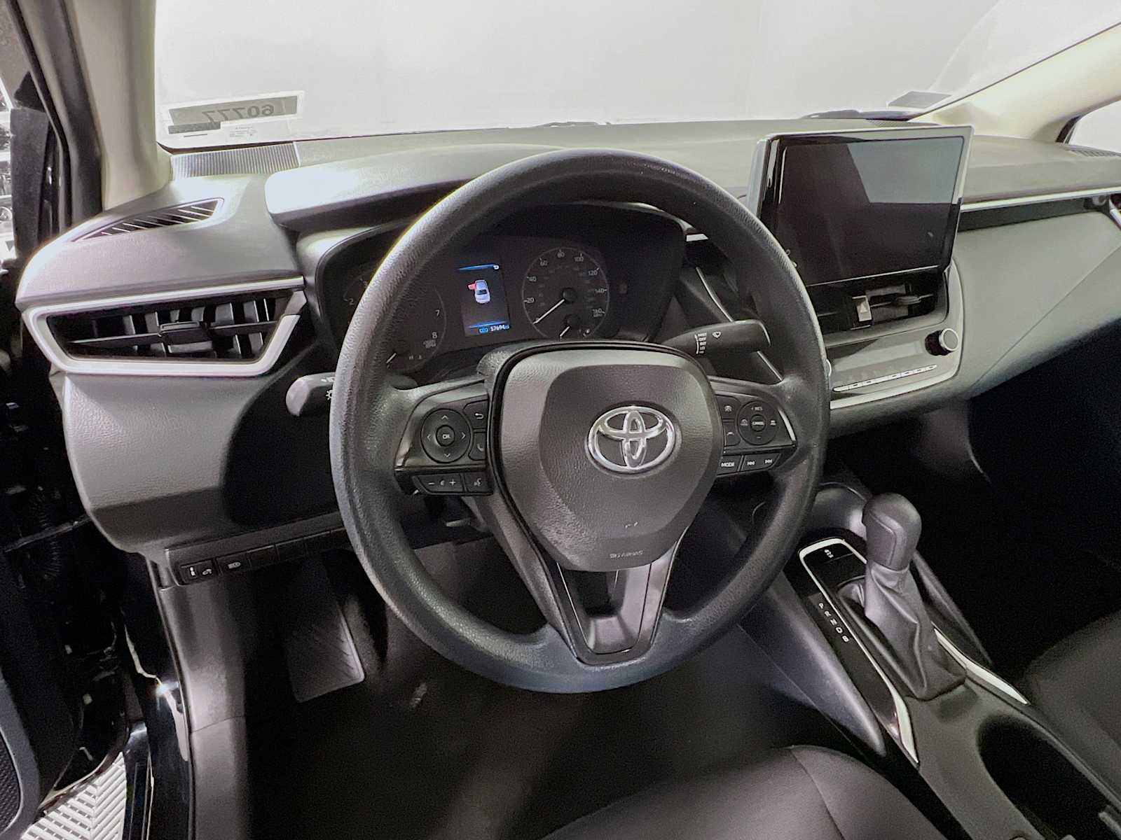 2023 Toyota Corolla LE - Photo 11