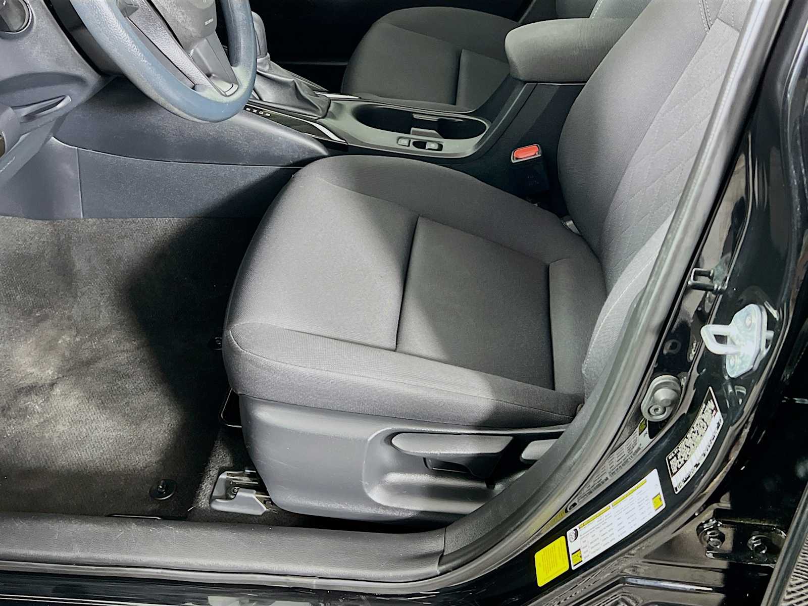 2023 Toyota Corolla LE - Photo 19