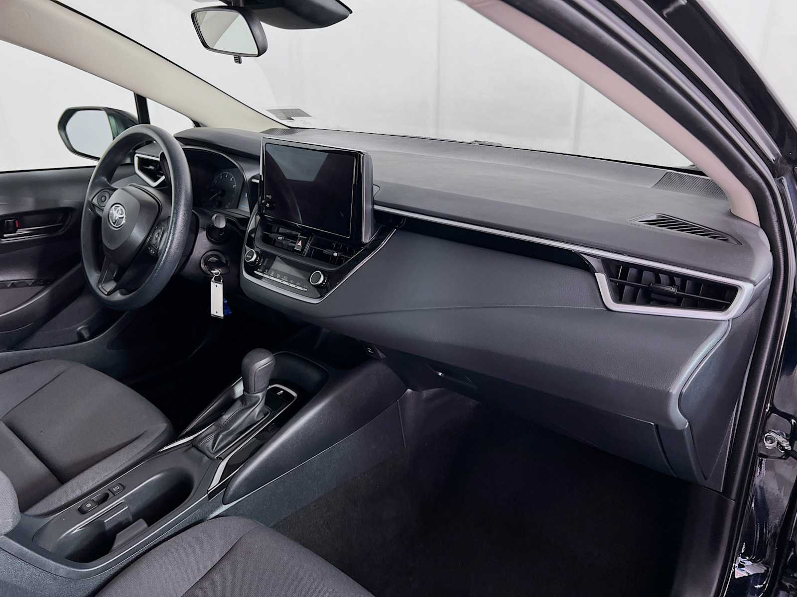 2023 Toyota Corolla LE - Photo 27