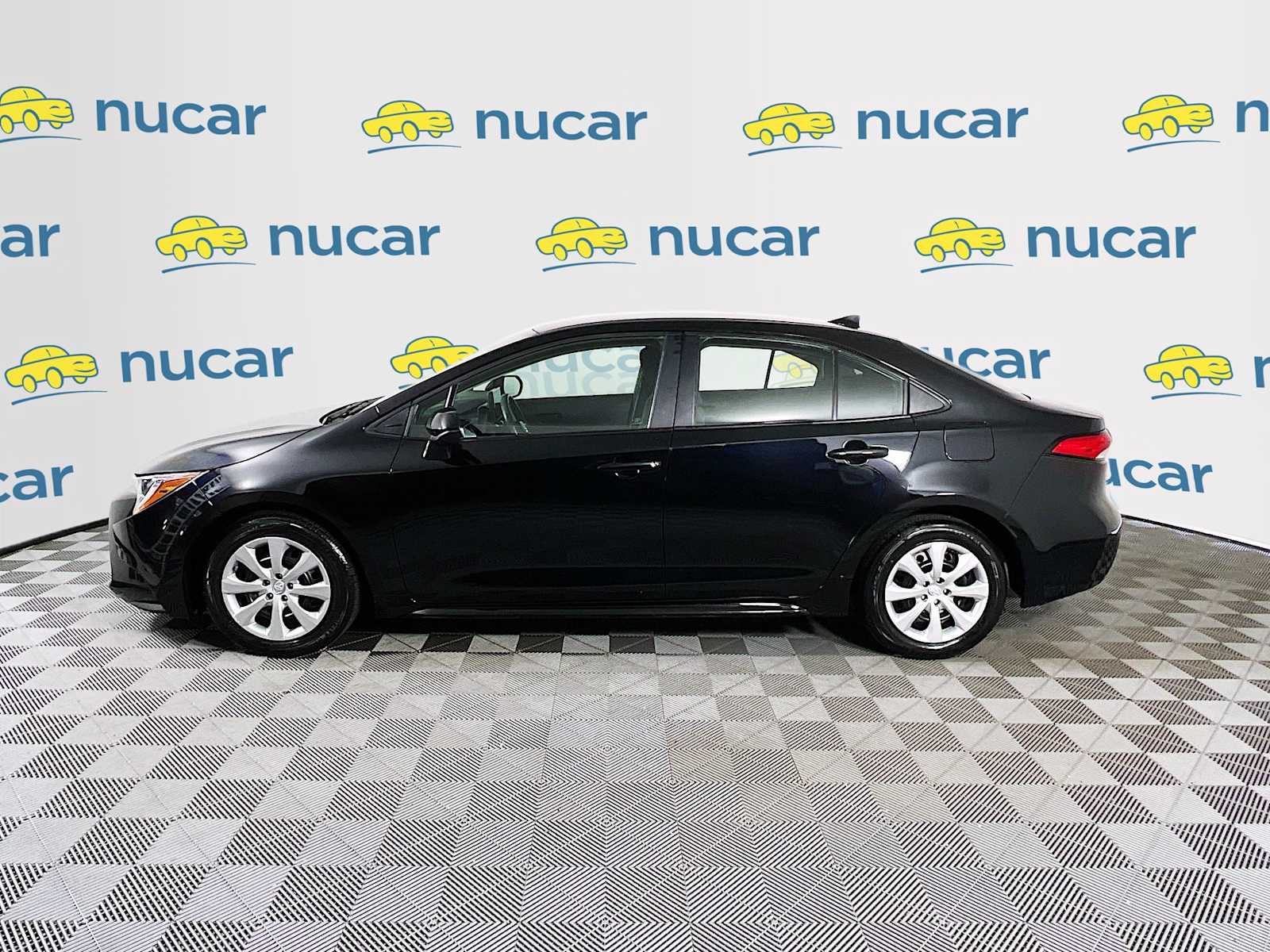 2023 Toyota Corolla LE - Photo 4