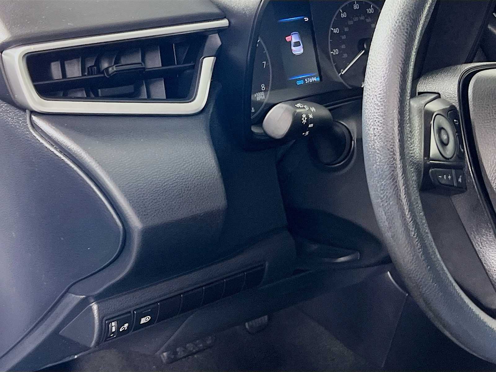 2023 Toyota Corolla LE - Photo 10
